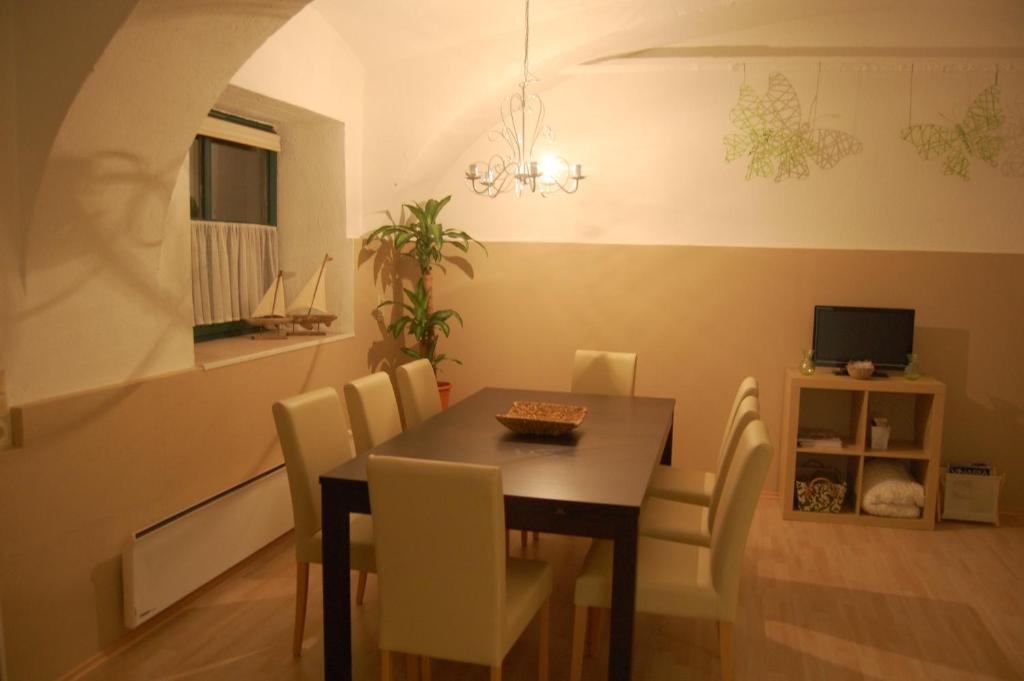 Hofgassl Zentgraf Bed and Breakfast Mörbisch am See Δωμάτιο φωτογραφία